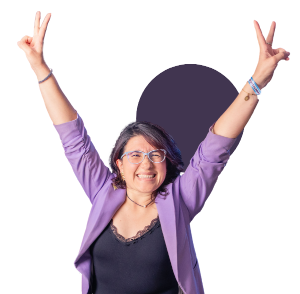 Ale Salvador celebrando